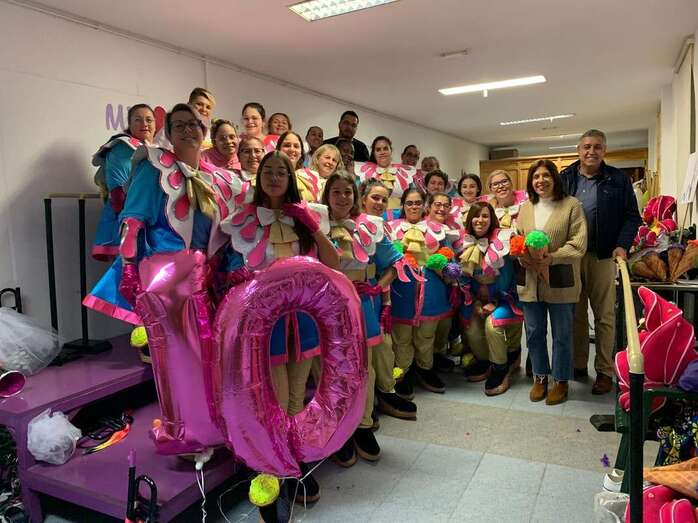 Imagen de la visita de la alcaldesa y el concejal / TA